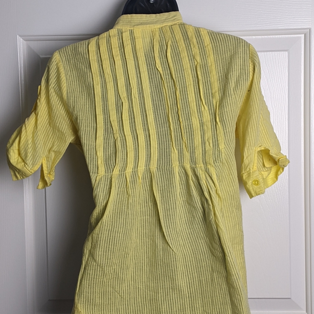 Yellow flowly button down - Picture 8 of 9